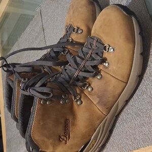 Danner mountain 600 hiking  Mens boots 10.5 Vibram